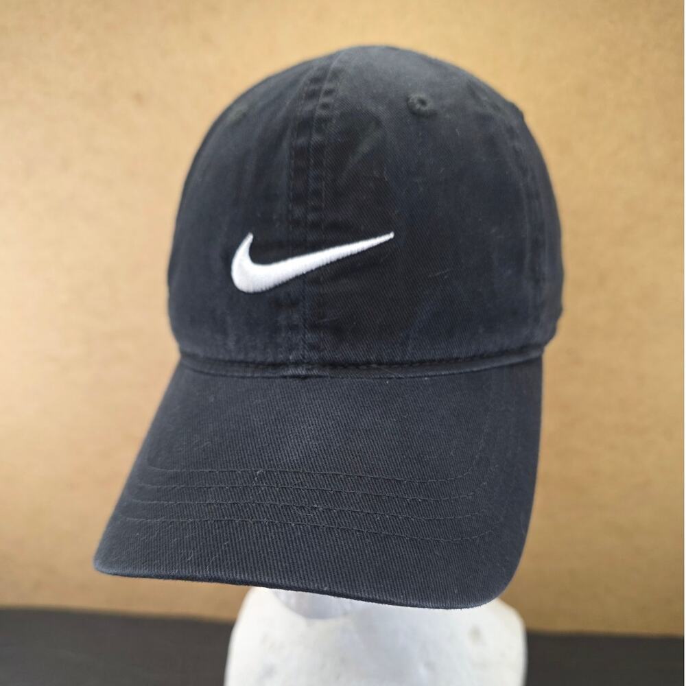 Nike kids' baseball hat features an adjustable strap